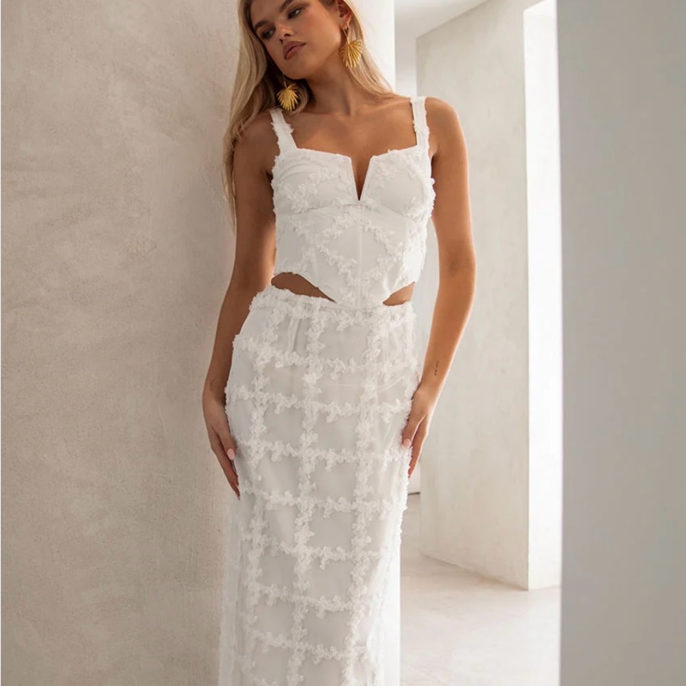 SABO SKIRT: Elegant White Two Piece Set